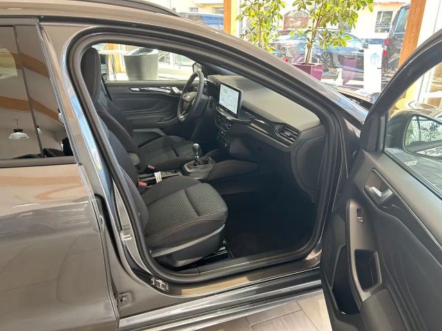 Ford Focus ST Line Wagon