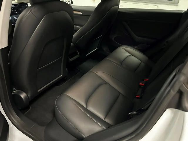 Tesla Model 3 AWD Performance