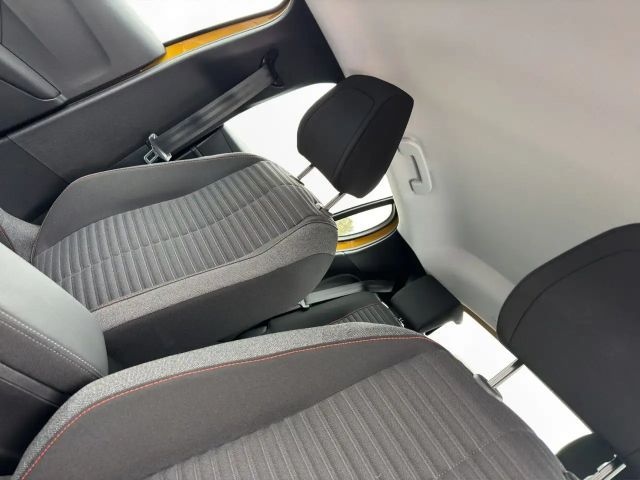 Peugeot E-208 Active Pack