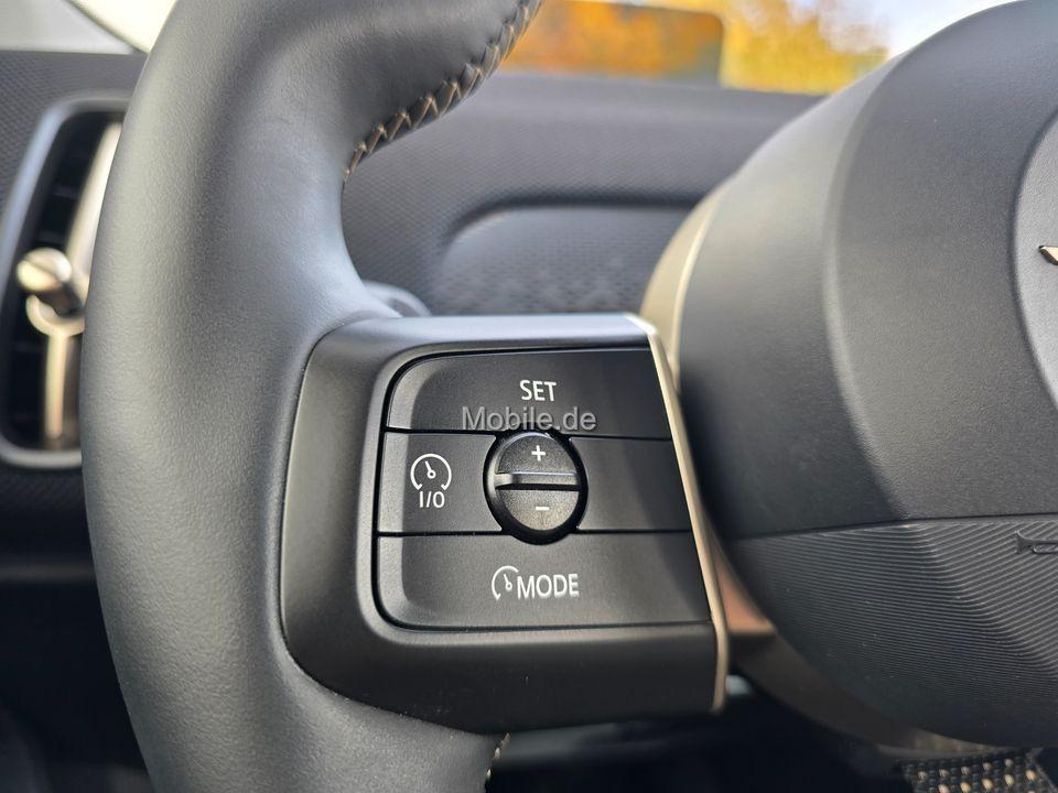 MINI Cooper C Countryman Favoured