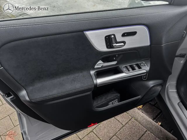 Mercedes-Benz GLA 200 AMG Line GLA 200 d