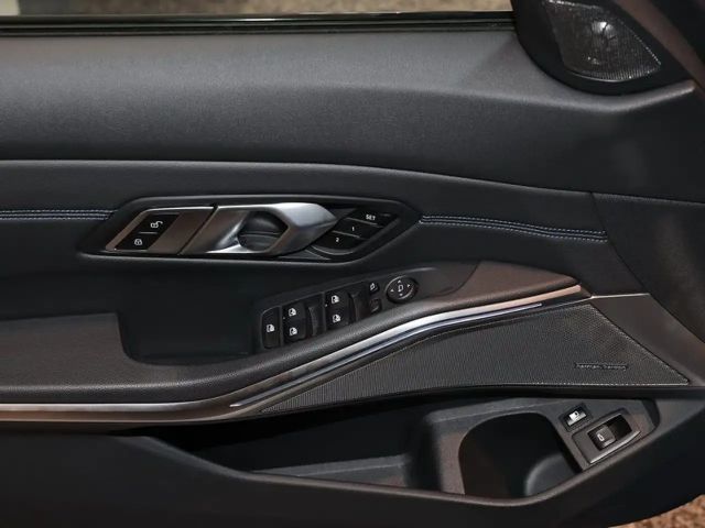 BMW 330 330e M-Sport Touring xDrive