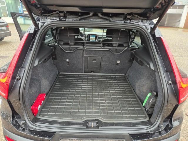 Volvo XC40 AWD Plus Recharge Twin Engine