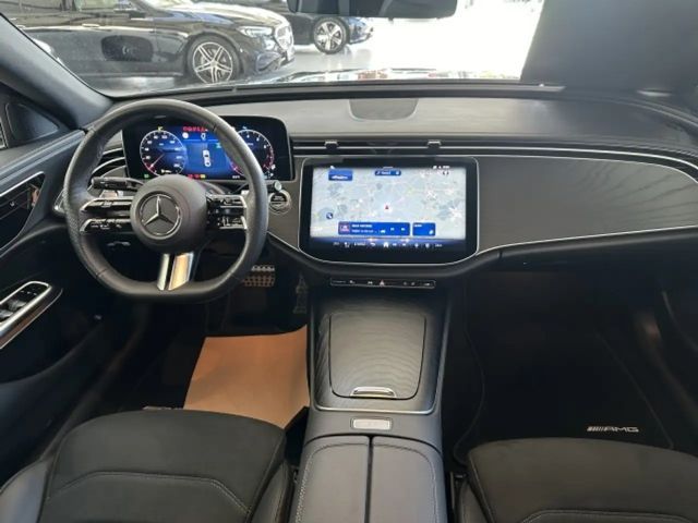 Mercedes-Benz E 200 AMG Line Sedan