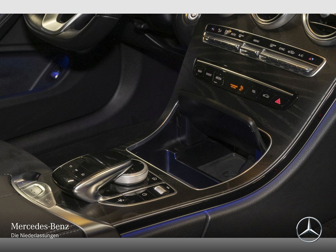 Mercedes-Benz C 200 AMG Line Cabriolet