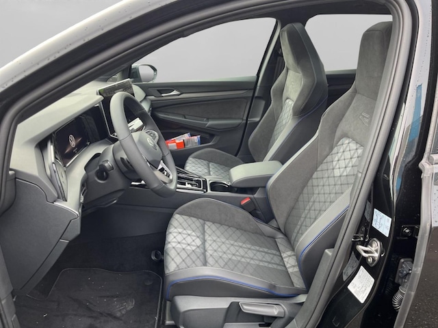 Volkswagen Golf 1.5 eTSI DSG R-Line Variant