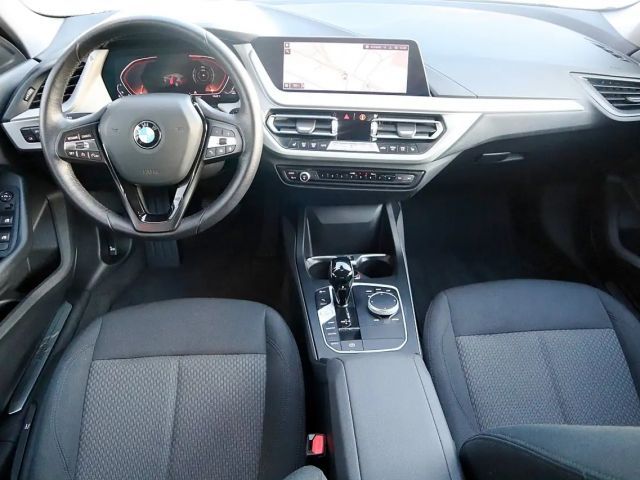 BMW 118 118i Sedan