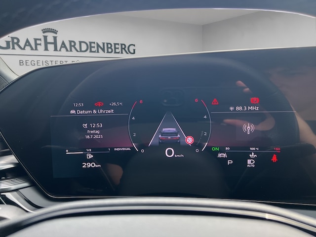 Audi A6 Avant Quattro S-Tronic