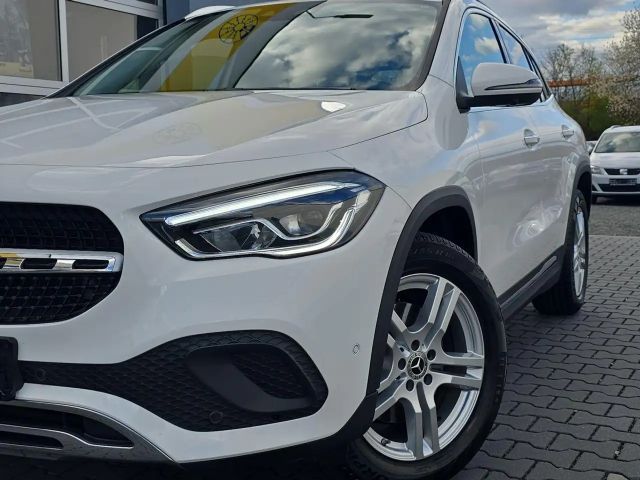 Mercedes-Benz GLA 220 4MATIC GLA 220 d
