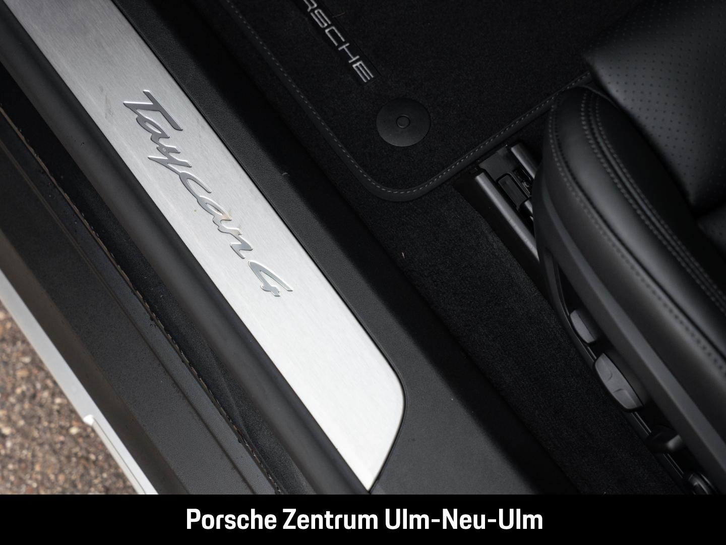 Porsche Taycan 4 Cross Turismo