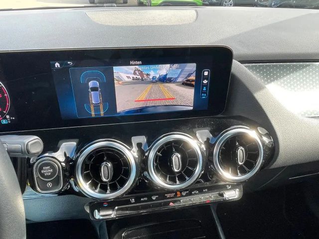 Mercedes-Benz B 180 B 180 d