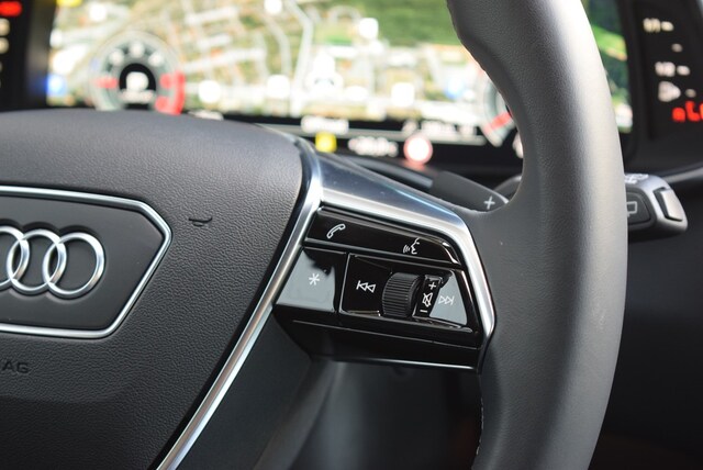 Audi A6 40 TDI Avant Quattro S-Line S-Tronic