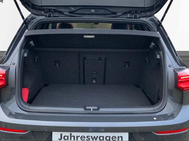 Volkswagen Golf 2.0 TSI Golf VIII