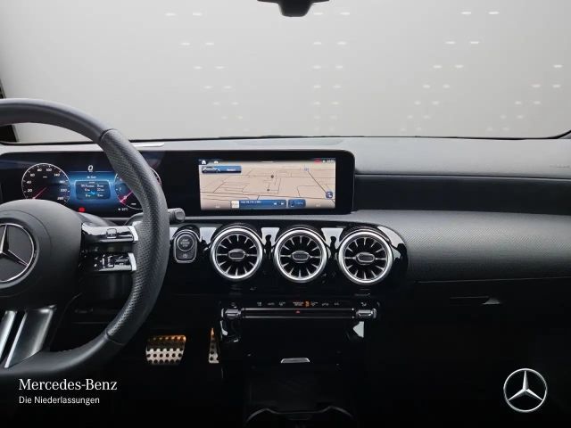 Mercedes-Benz A 200 AMG Line