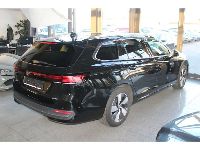 Volkswagen Passat 1.5 eTSI DSG Variant