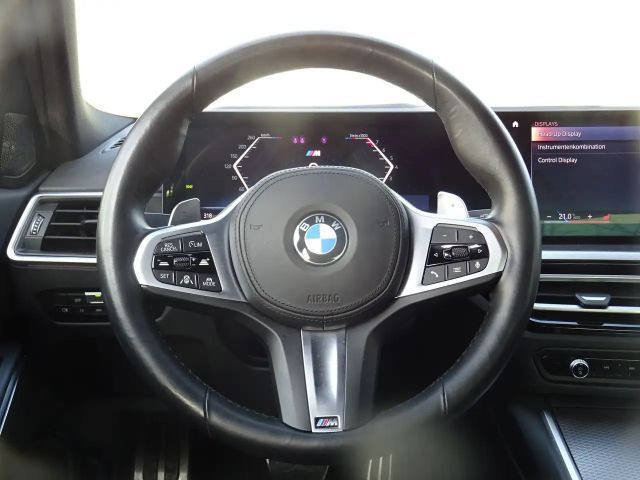 BMW 320 320i M-Sport Sedan