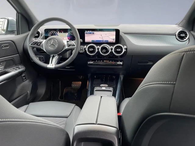 Mercedes-Benz B 200 Progressive Sedan