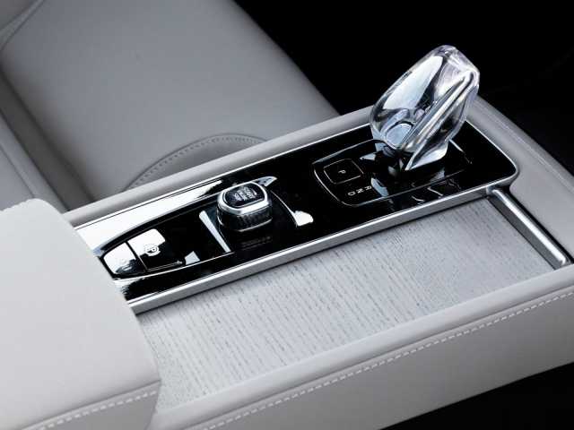 Volvo XC90 AWD Dark Plus Recharge