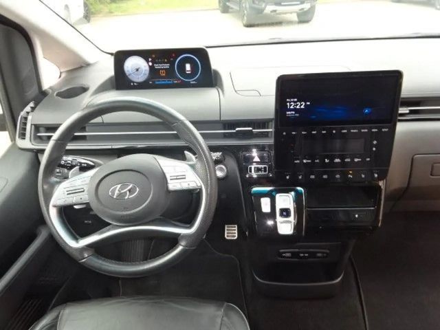 Hyundai Staria Signature Vierwielaandrijving