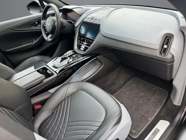 Aston Martin DBX V8