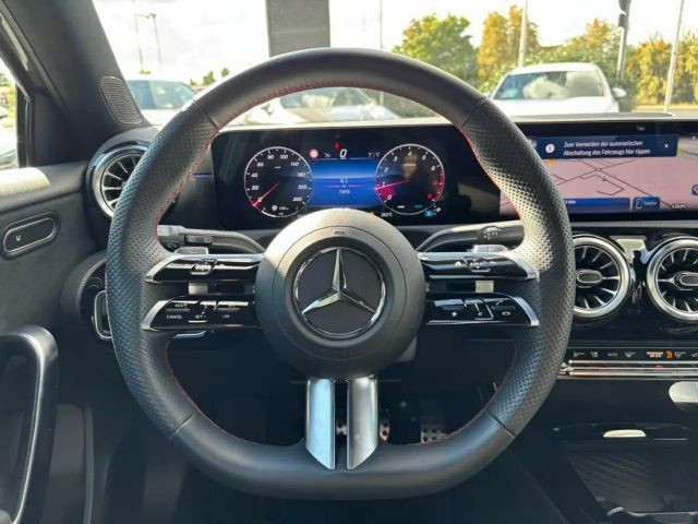 Mercedes-Benz A 220 4MATIC AMG Line