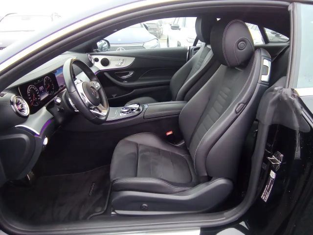 Mercedes-Benz E 200 AMG Line Coupé