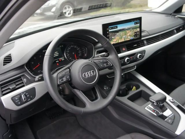 Audi A4 30 TDI Avant