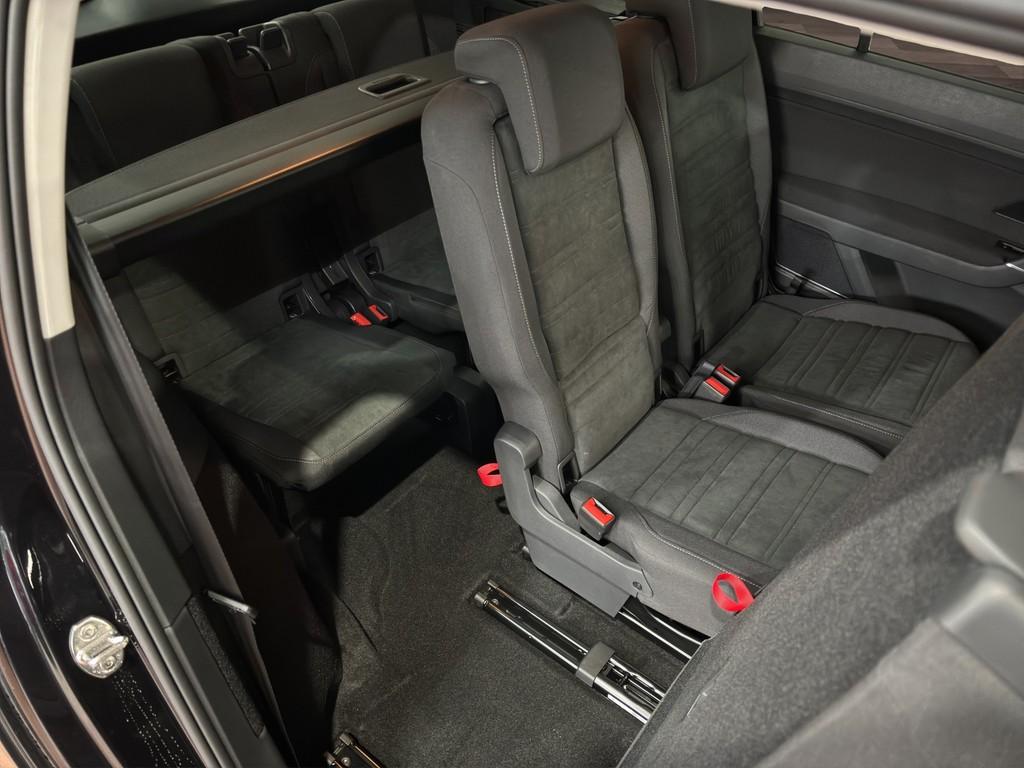 Volkswagen Touran 1.5 TSI Comfortline DSG R-Line