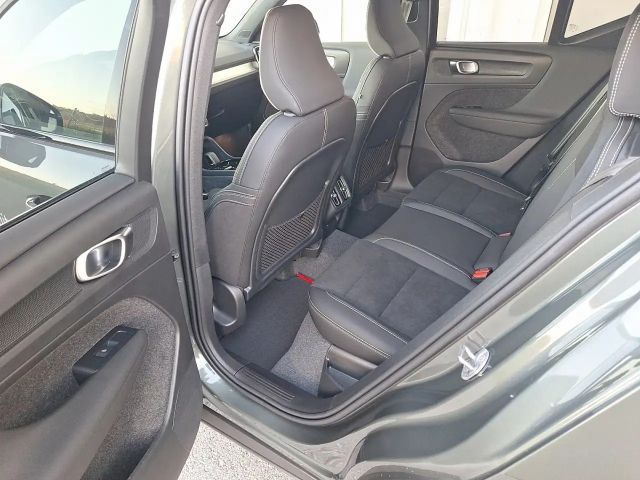 Volvo XC40 Dark Plus