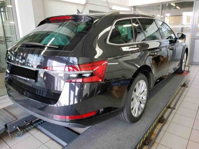 Skoda Superb 2.0 TDI Combi Style Style