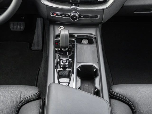 Volvo XC60 AWD Dark Plus