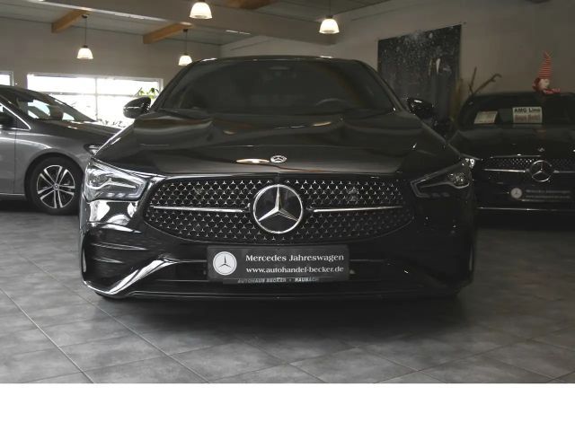 Mercedes-Benz CLA 200 AMG Line