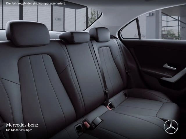 Mercedes-Benz A 180 A 180 d Progressive