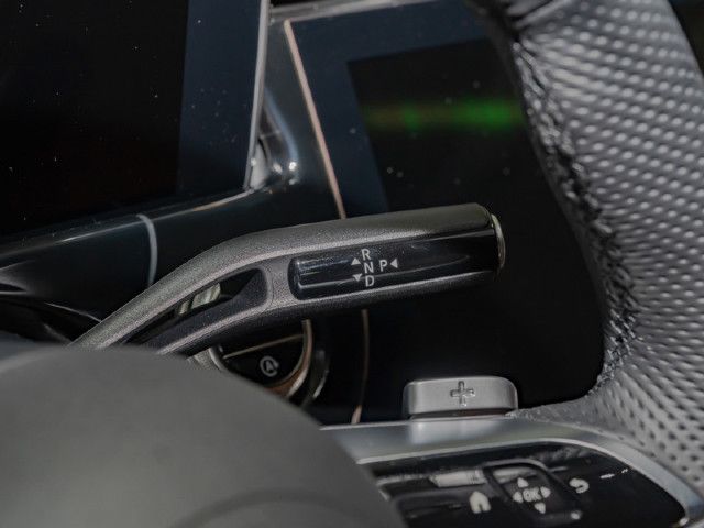 Mercedes-Benz E 200 4MATIC Sedan