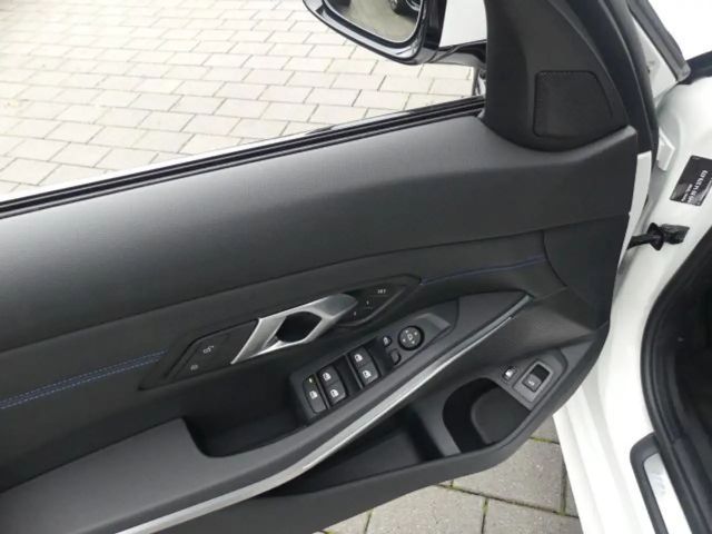 BMW 330 330e Touring xDrive