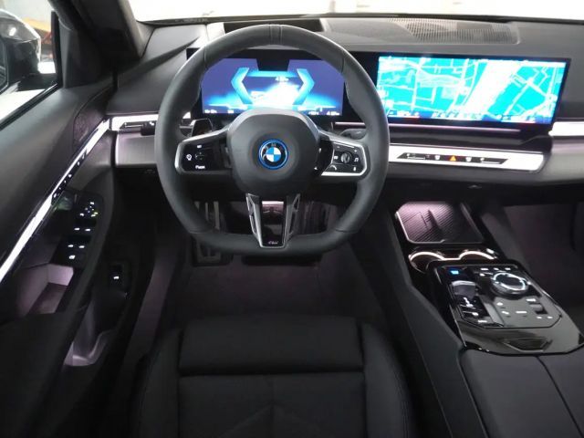 BMW i5 Sedan