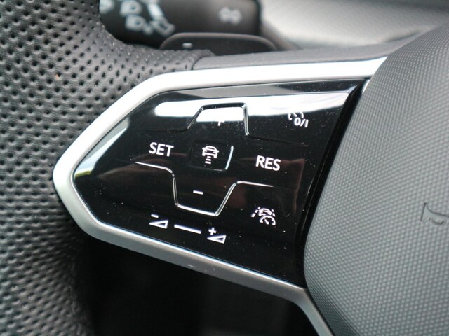 Volkswagen Golf R-Line Variant