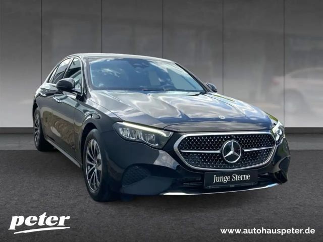 Mercedes-Benz E 220 AVANTGARDE E 220 d Sedan