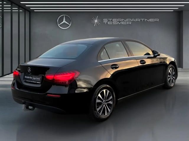 Mercedes-Benz A 180 Limousine AHK Kamera CarPlay SHZ VorrDistr