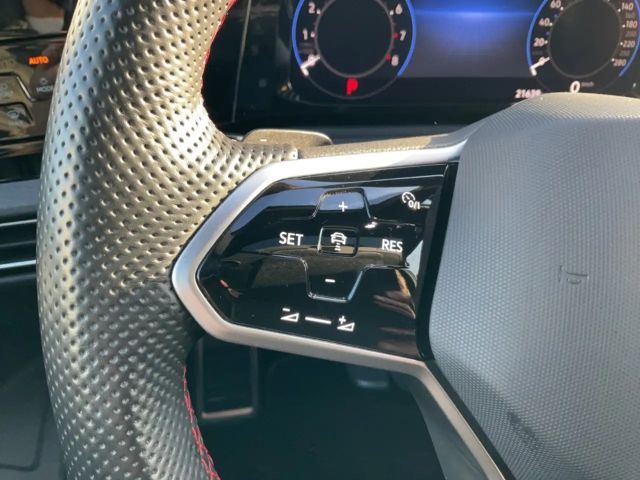 Volkswagen Golf 2.0 TSI Golf VIII