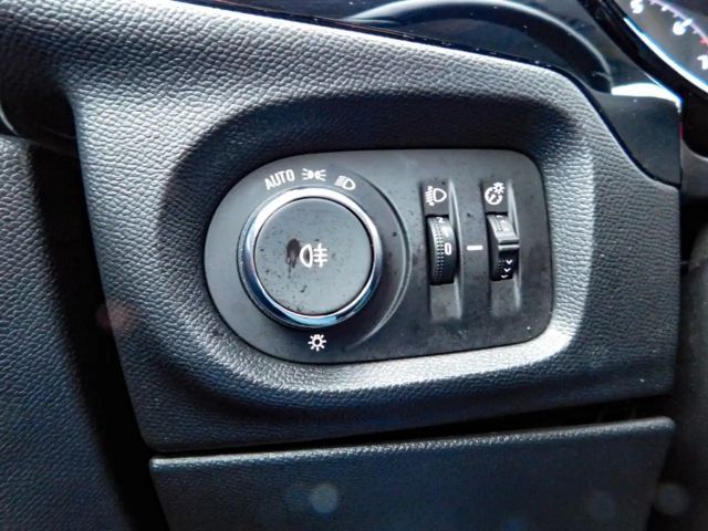 Opel Corsa F 1,2 2x Kamera Sitz&Lenkrad Hzg. Ganzjahresreifen