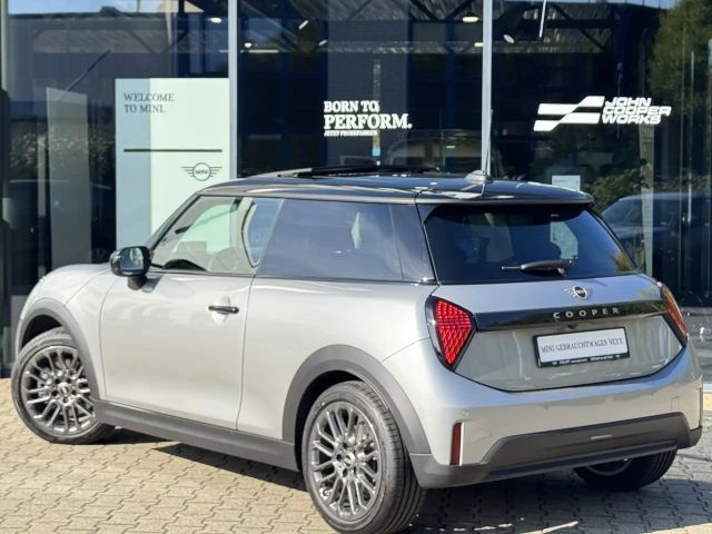 MINI Cooper Classic Trim PANO HuD DA PA LenkradHzg