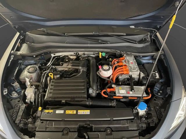 Cupra Leon 1.4 e-Hybrid VZ