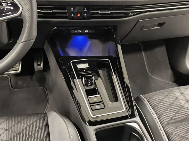 Volkswagen Golf 1.5 TSI DSG Plus R-Line