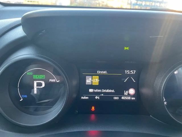 Toyota Yaris Hatchback Hybride Team D