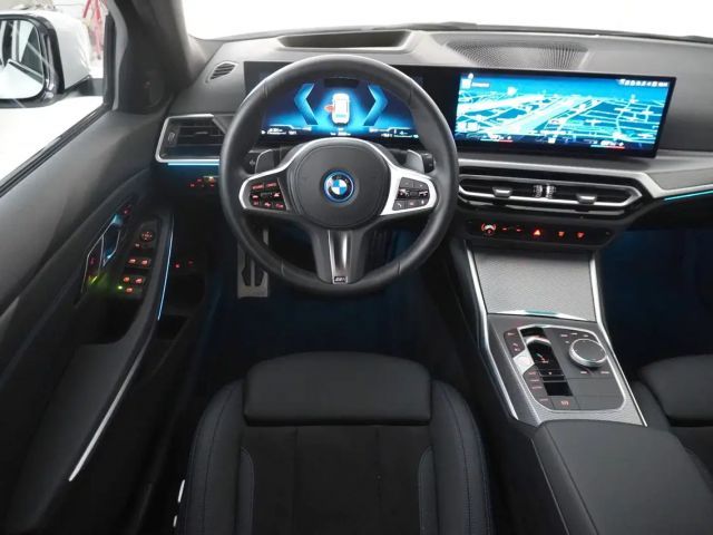 BMW 330 330e xDrive