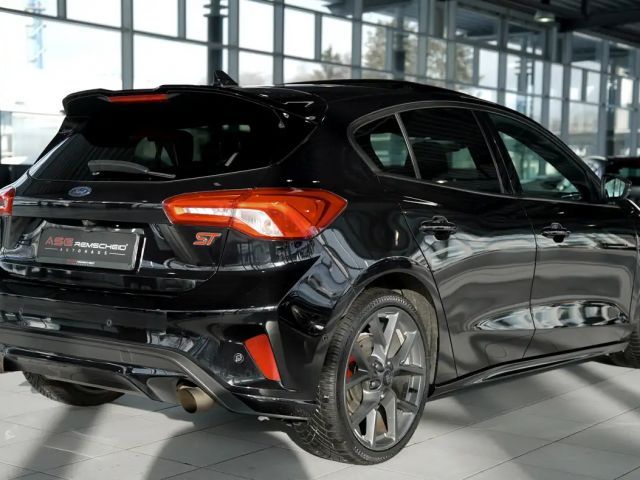 Ford Focus EcoBoost ST Line