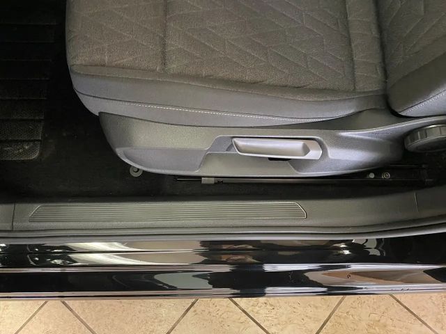 Volkswagen Golf 1.5 TSI BMT Golf VIII