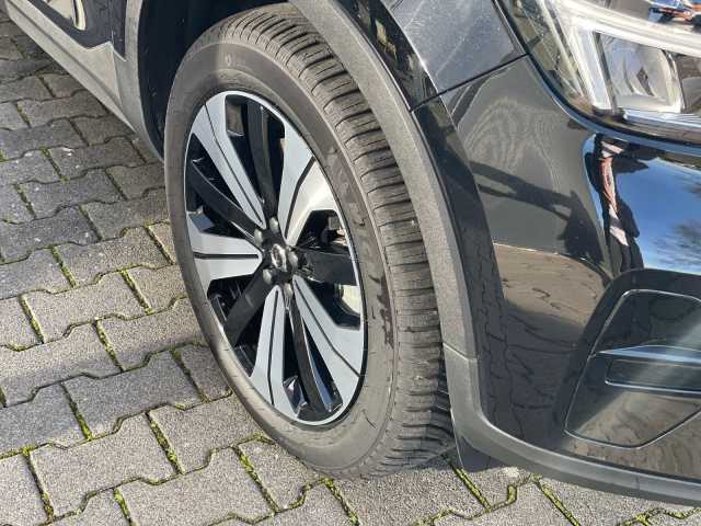 Volvo XC40 Core Recharge