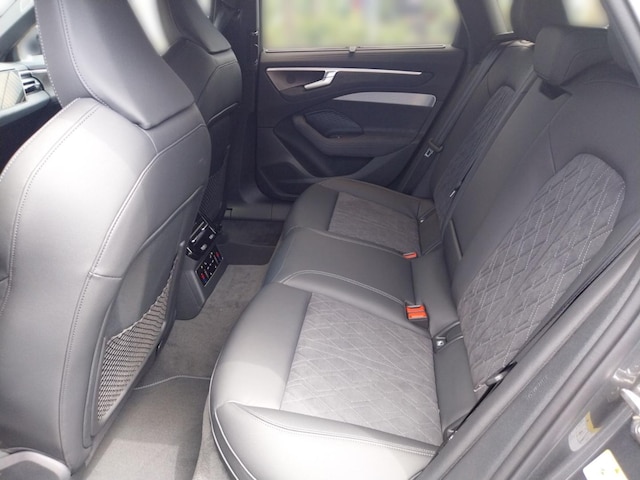 Audi A6 Avant Quattro S-Tronic